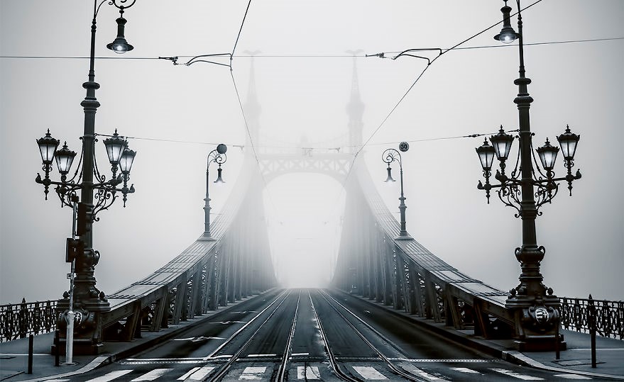 Ο «Daredevil» φωτογραφίζει την ομιχλώδη Βουδαπέστη