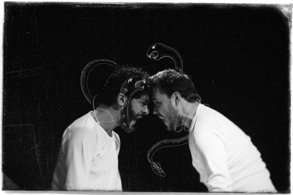 “enter sandman” από τον Θέμελη Γλυνάτση στο Skrow Theatre