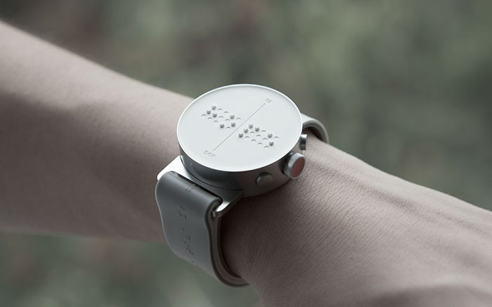 Το πρώτο «έξυπνο» ρολόι με τη μέθοδο Braille για άτομα με προβλήματα όρασης