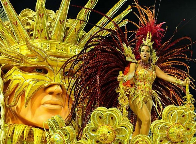 Conga της Gloria Estefan: ο πιο ξέφρενος ρυθμός του  καρναβαλιού