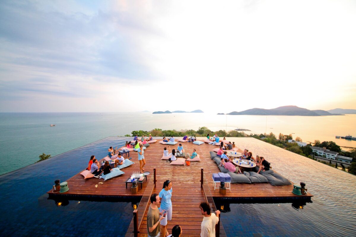 Άρωμα ελληνικό στα Καλύτερα Beach Bars του κόσμου