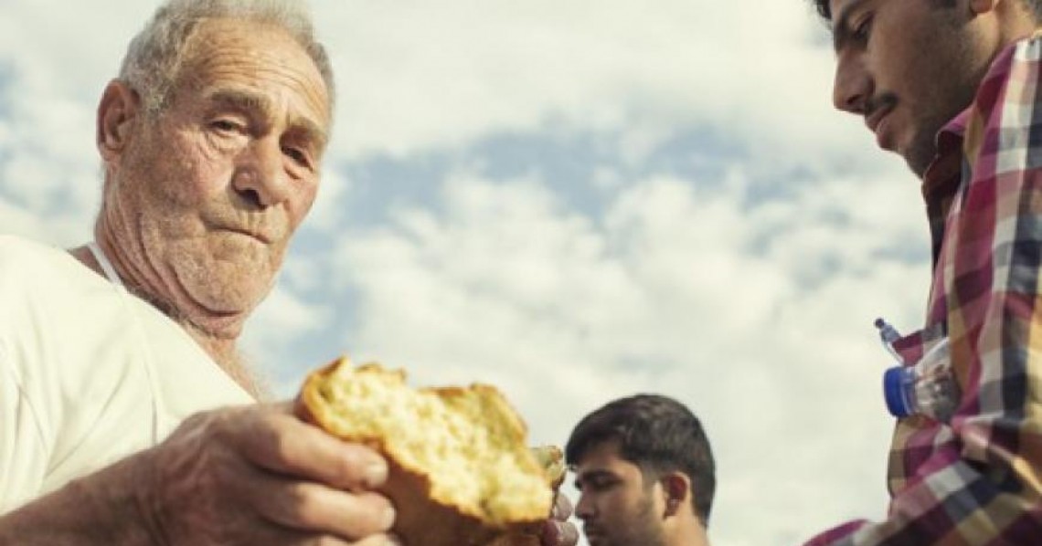 Ο «Φούρναρης της Κω», βραβεύτηκε με το βραβείο της Κοινωνίας των Πολιτών 2016 από τον Γιούνκερ