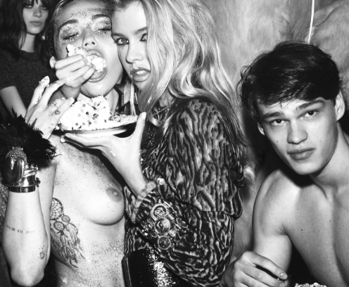 To party – όργιο της Miley Cyrus