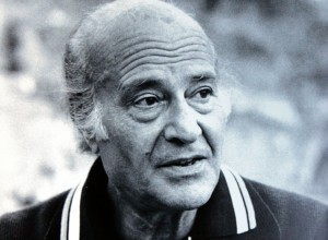 Οδυσσέας Ελύτης:Αν αποσυνθέσεις την Ελλάδα, στο τέλος θα δεις να σου απομένουν μια ελιά, ένα αμπέλι κι ένα καράβι. Που σημαίνει: με άλλα τόσα την ξαναφτιάχνεις