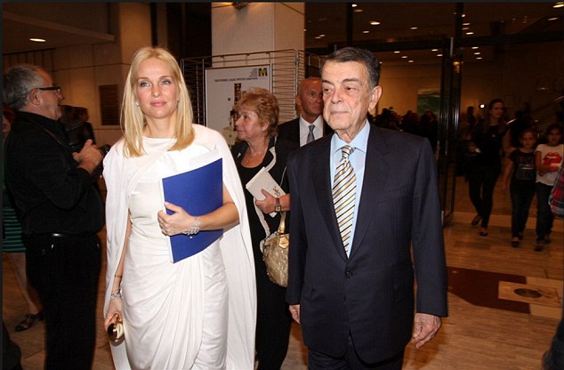 Daily Mail: Ο Μίνως Κυριακού κατηγορεί την πρώην σύζυγό του, Μαρί, ότι τό`σκασε παίρνοντας μαζί της κοσμήματα αμύθητης αξίας