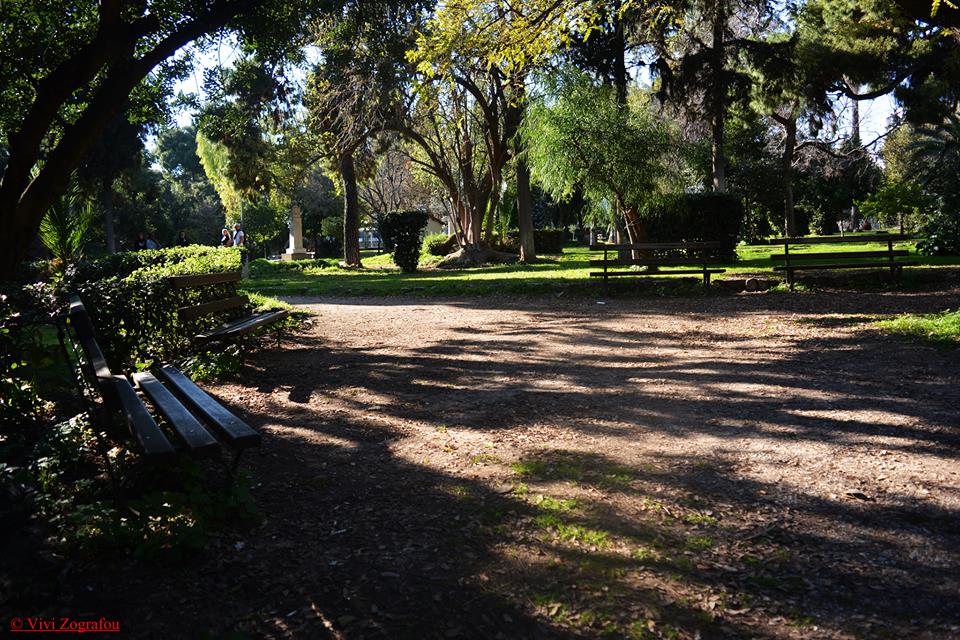 Tα καλύτερα μέρη στην πόλη για να διαβάσεις το βιβλίο σου έξω.