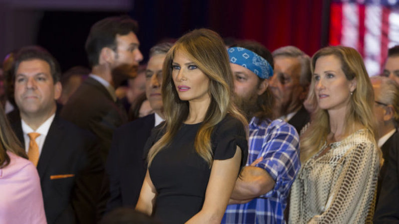 Μαζεύουν υπογραφές για τη Melania Trump – Ή μετακομίζει ή πληρώνει!