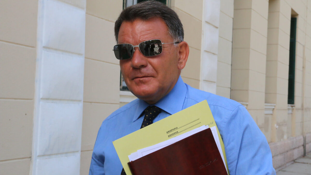 Αντίδραση Κούγια για το σχόλιο κατά της Λάουρα Νάργες: Πρωταθλητής στην βλακεία ο Κουτσιανικούλης