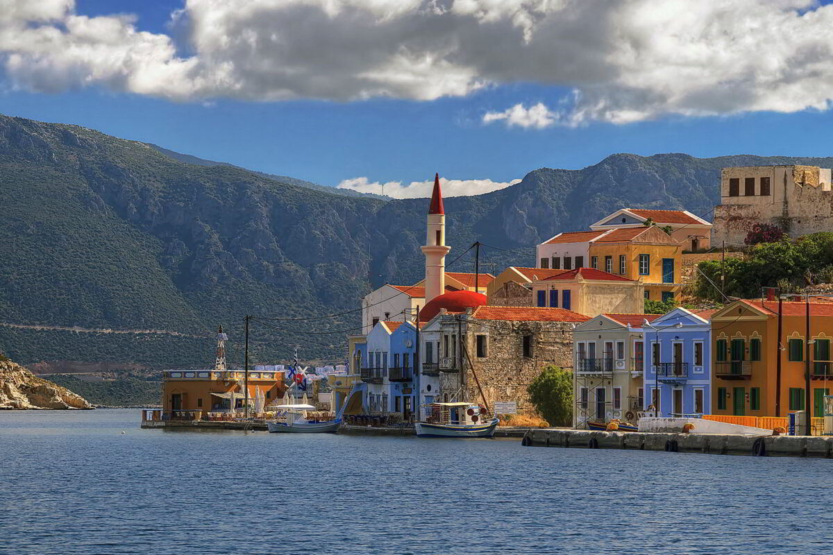 Στοχεύει με μανία ο Ερντογάν το Καστελόριζο, τη Χίο και την Λέσβο