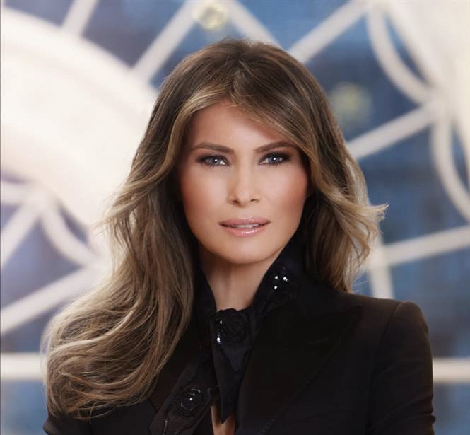 «Κυρία» η Melania Trump στο επίσημο πορτρέτο της