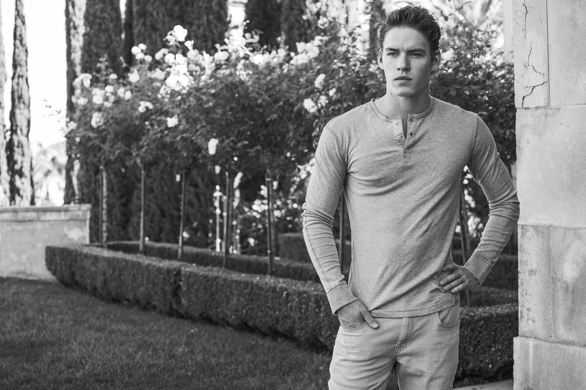 Tyler Clinton: Ο πιο σέξι λόγος για να ψηφίσεις Hillary Clinton