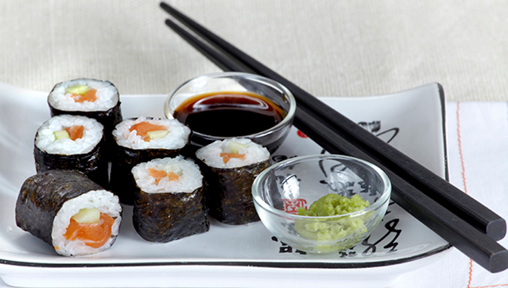 H ωραιότερη συνταγή για  Sushi Rolls με καπνιστό σολομό!