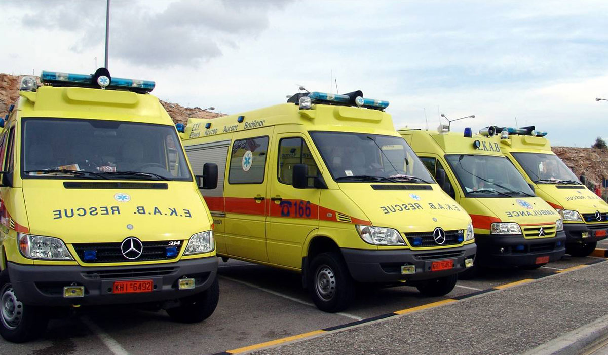 Το Ίδρυμα Νιάρχος δώρισε στο ΕΚΑΒ 143 ασθενοφόρα