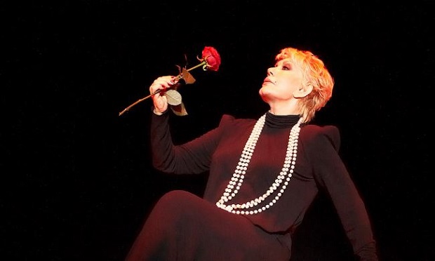 Μαρινέλλα : Καμιά φορά λέω ν’αλλάξω ουρανό μα δεν υπάρχουν δρόμοι……