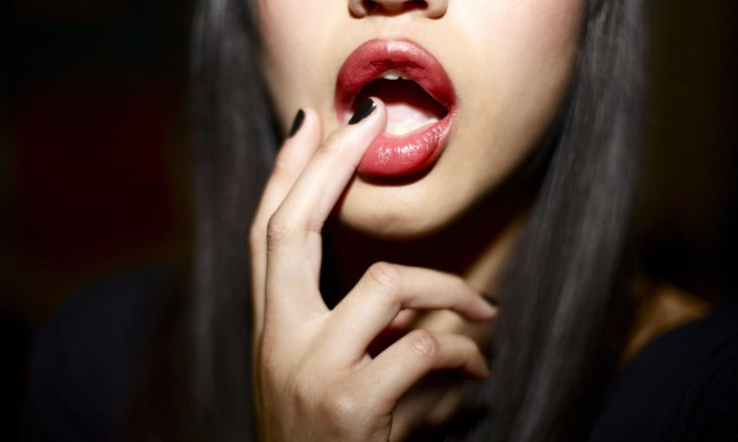 Τι (υποτίθεται ότι) προσφέρει το στοματικό σεξ στις γυναίκες