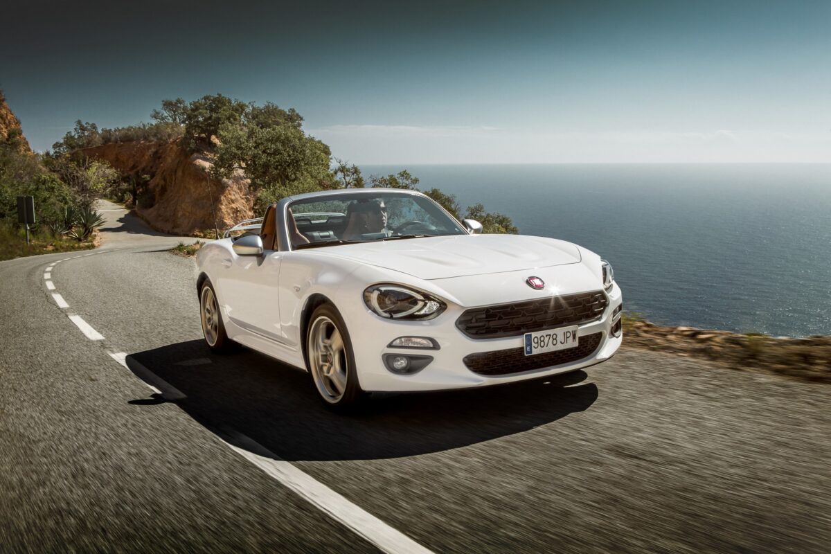 Το Fiat 124 Spider μας ξεναγεί στις ομορφιές της Ευρώπης! (photos)