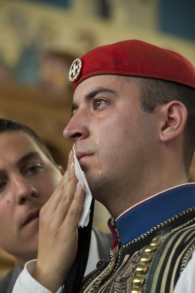 Τα δάκρυα του Εύζωνα που συγκινούν – «Από 9 ετών ήθελα να γίνω Εύζωνας»