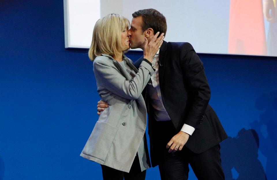 Brigitte & Emmanuel Macron | `Eνας έρωτας κόντρα στον Νόμο των Πιθανοτήτων