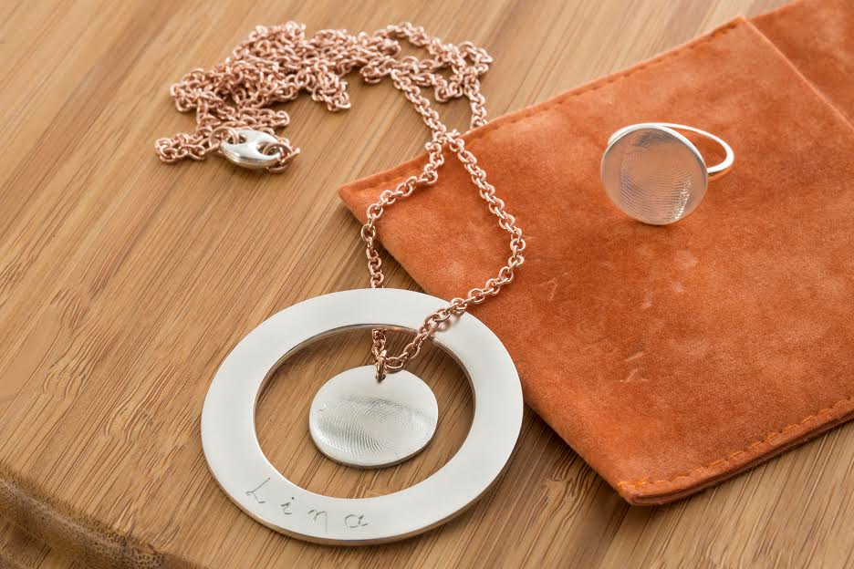 My Keeply | Για τη μαμά που θέλει να κρατήσει το αποτύπωμα του παιδιού της, για πάντα…