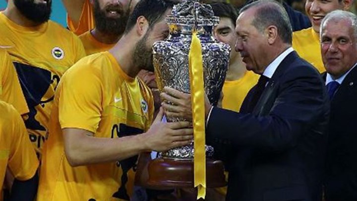 Θα πάει στον τελικό Φενέρμπαχτσε – Ολυμπιακός ο Ερντογάν;