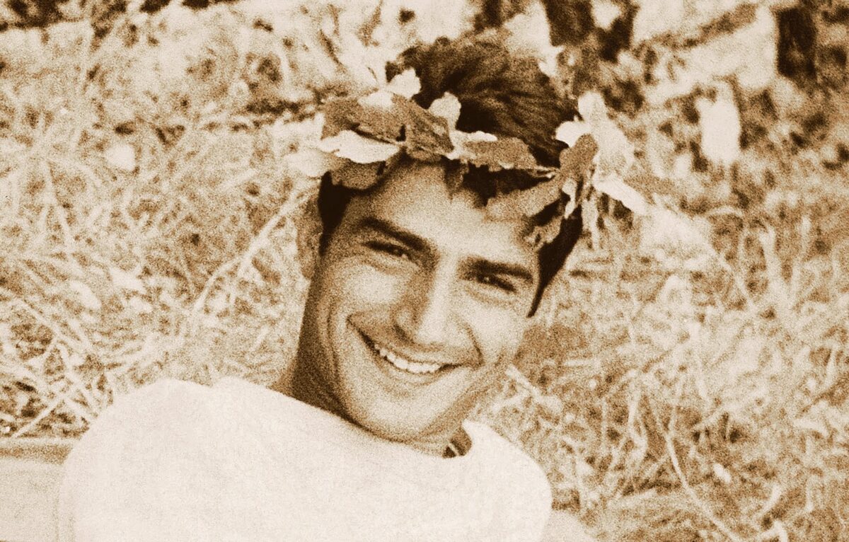 Δημήτρης Λιαντίνης:Φεύγω αυτοθέλητα. Αφανίζομαι όρθιος, στιβαρός και περήφανος.