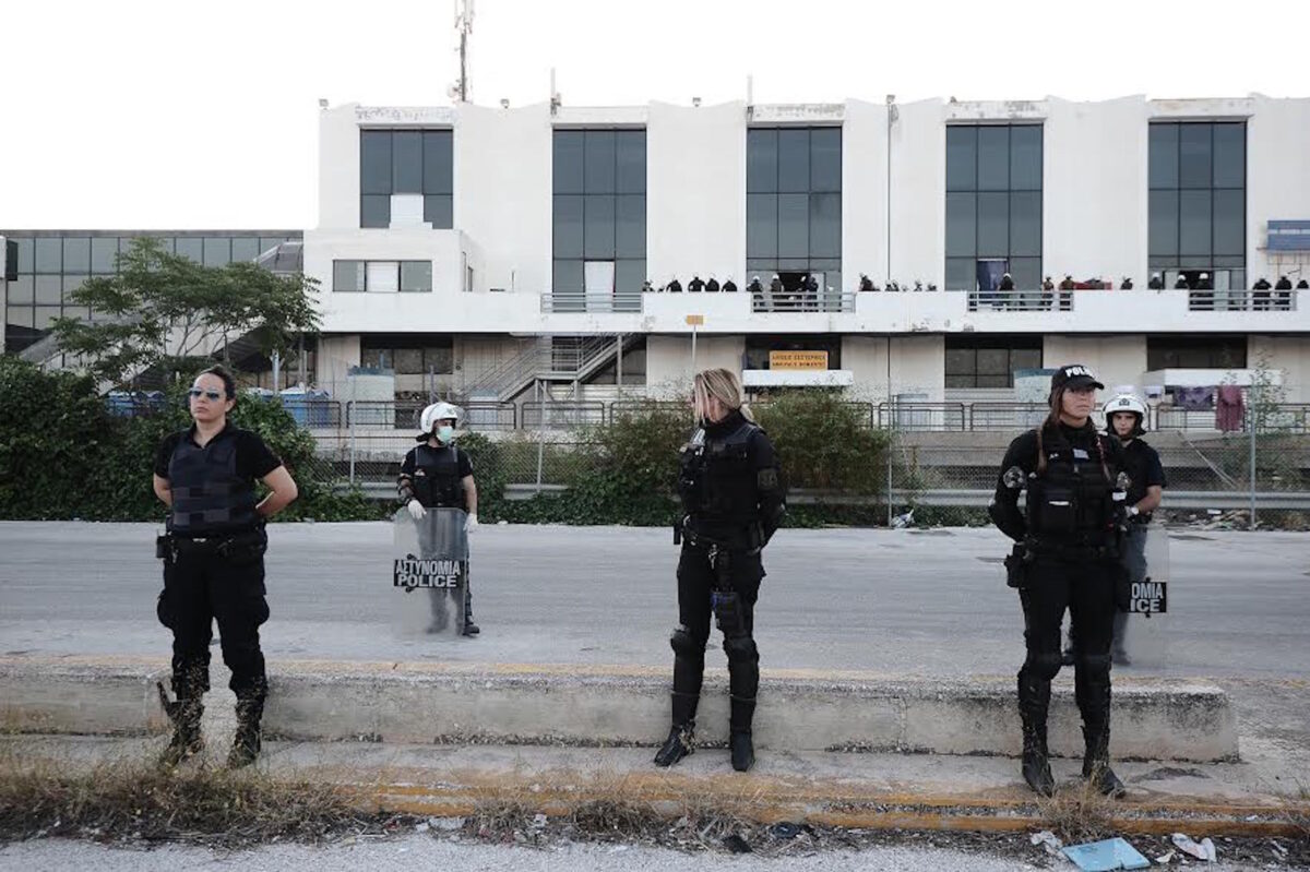 Ξαφνικά εκκενώνουν το Ελληνικό από τους μετανάστες