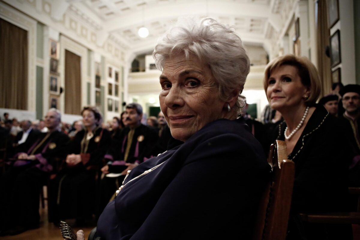 Κική Δημουλά: Η μνήμη και η λύπη είναι οι τροφοδότες της ποίησης...