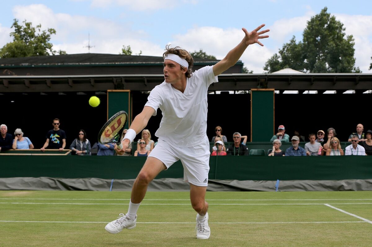 Ο 19χρονος Έλληνας τενίστας Στέφανος Τσιτσιπάς στο κυρίως ταμπλό του Γούιμπλετον (βίντεο)