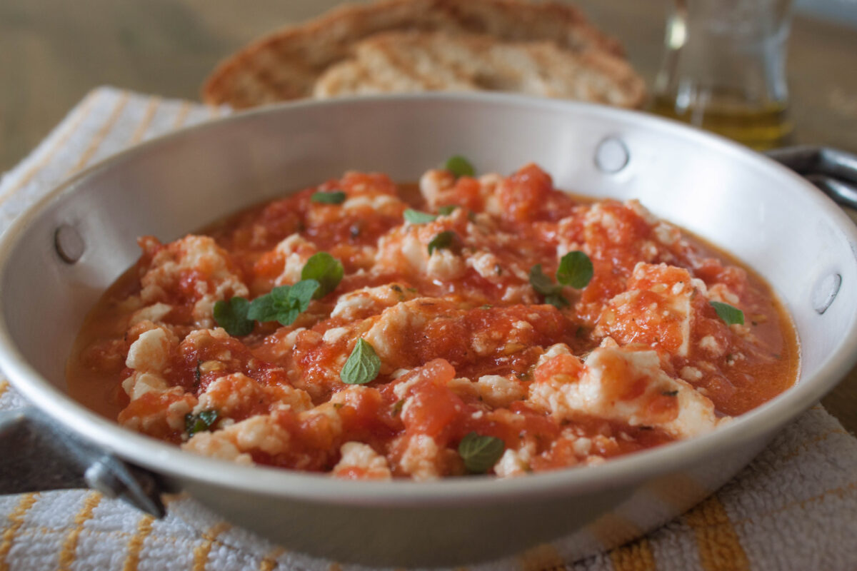 Στραπατσάδα | H πιο γευστική συνταγή για το φαγητό που θυμίζει καλοκαίρι