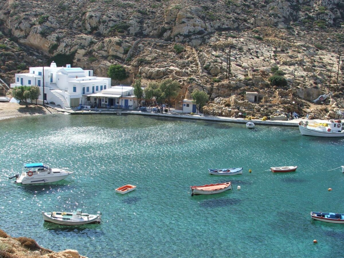 Το Condé Nast Traveller μας ταξιδεύει στη Σίφνο