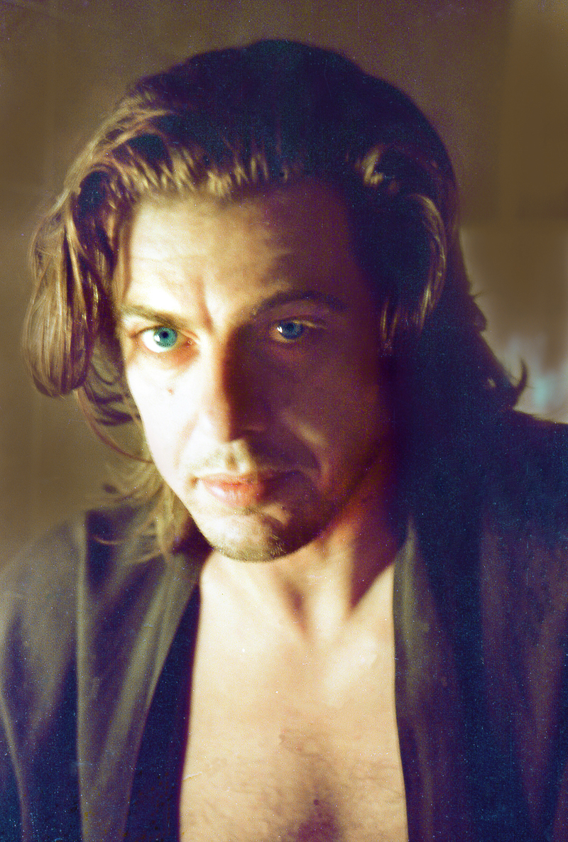 Να μ`αγαπάς, όσο μπορείς να μ`αγαπάς | Το τραγούδι του πρίγκιπα της ροκ που δεν αγάπησε όσο έπρεπε τον εαυτό του