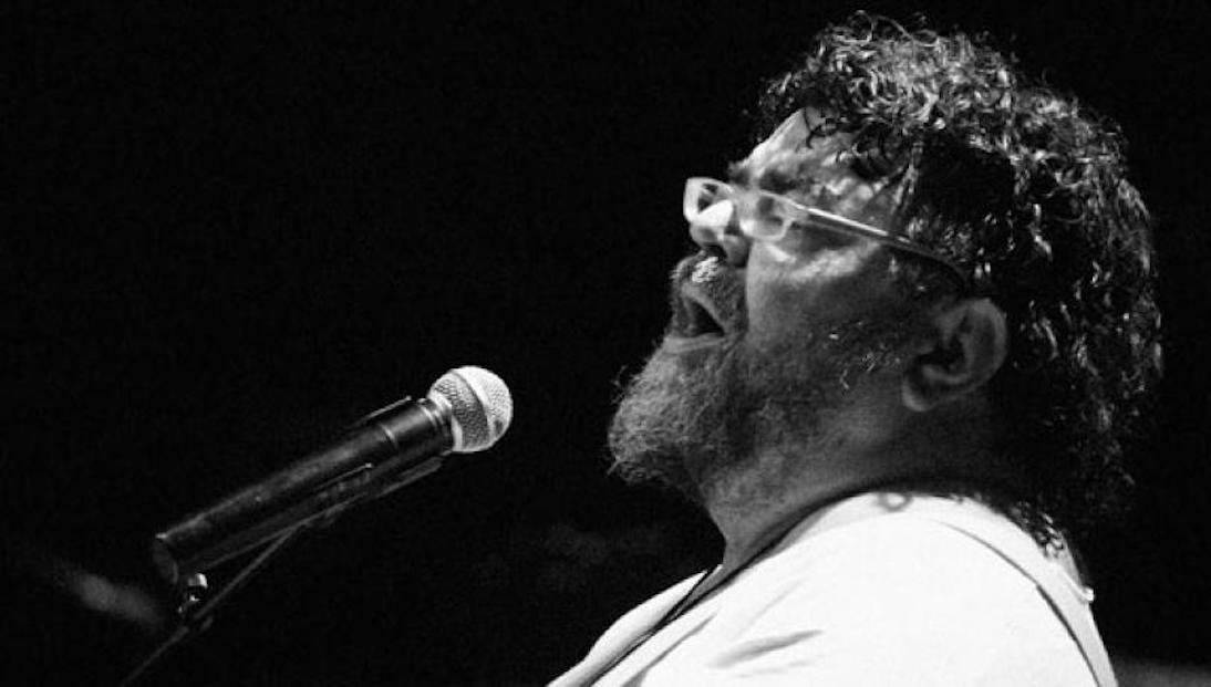 Σταμάτης Κραουνάκης | Αυτή η νύχτα μένει αιώνες παγωμένη, που δυο ψυχές δεν βρήκαν καταφύγιο…