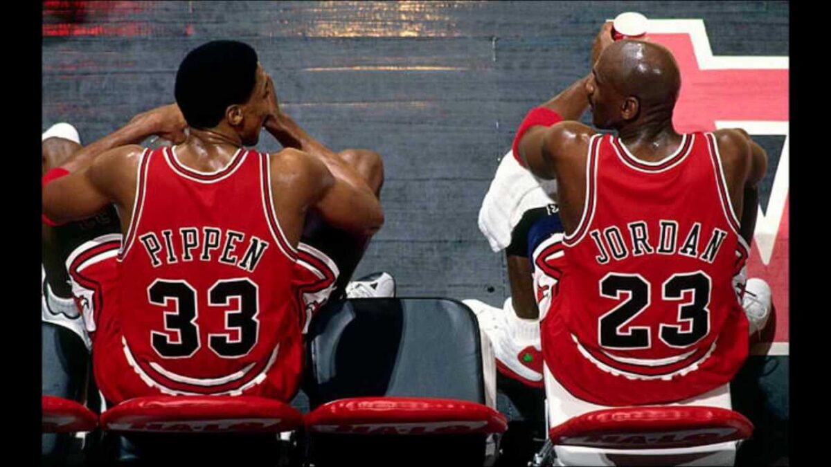Τζόρνταν και Πίπεν στο ίδιο παρκέ μετά από 20 χρόνια (βίντεο)