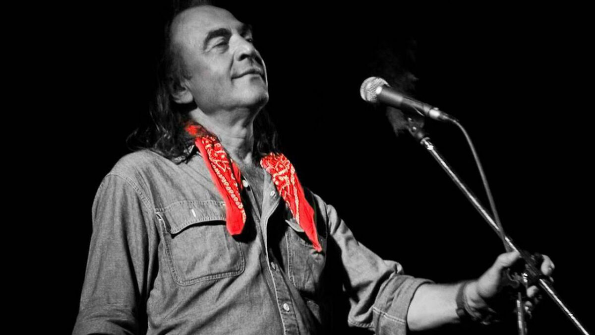 Αύγουστος του Νίκου Παπάζογλου | Σ` αγαπάω μα δεν έχω μιλιά να στο πω κι αυτό είναι ένας καημός αβάσταχτος…