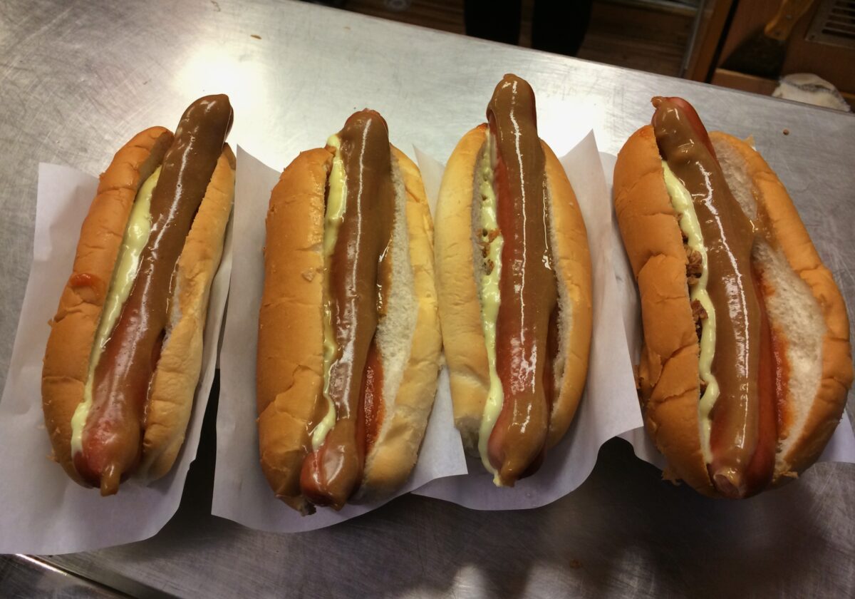 Το καλύτερο hot dog του κόσμου δεν το βρίσκετε στη Νέα Υόρκη. Ούτε καν στις ΗΠΑ!