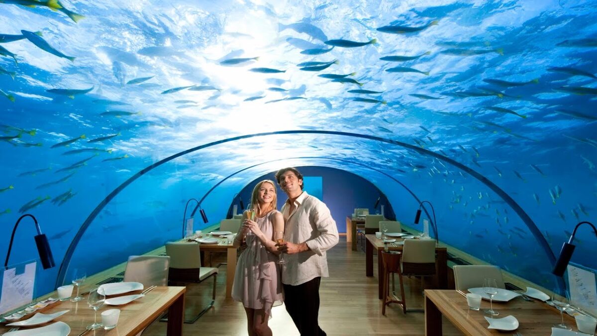 To πιο όμορφο εστιατόριο στον κόσμο είναι ένα υποβρύχιο εστιατόριο και ξενοδοχείο