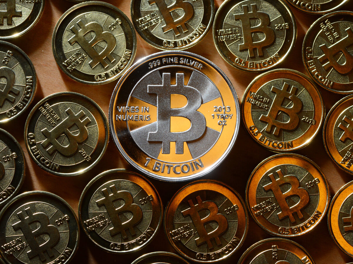 Νέο ρεκόρ από το Bitcoin: Ξεπέρασε τα 3.400 δολάρια η αξία του