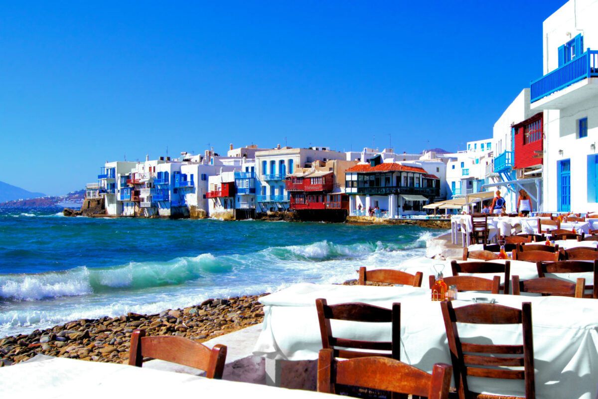 Σχεδόν 6 εκατομμύρια τουρίστες ήρθαν στην Ελλάδα τον Αύγουστο
