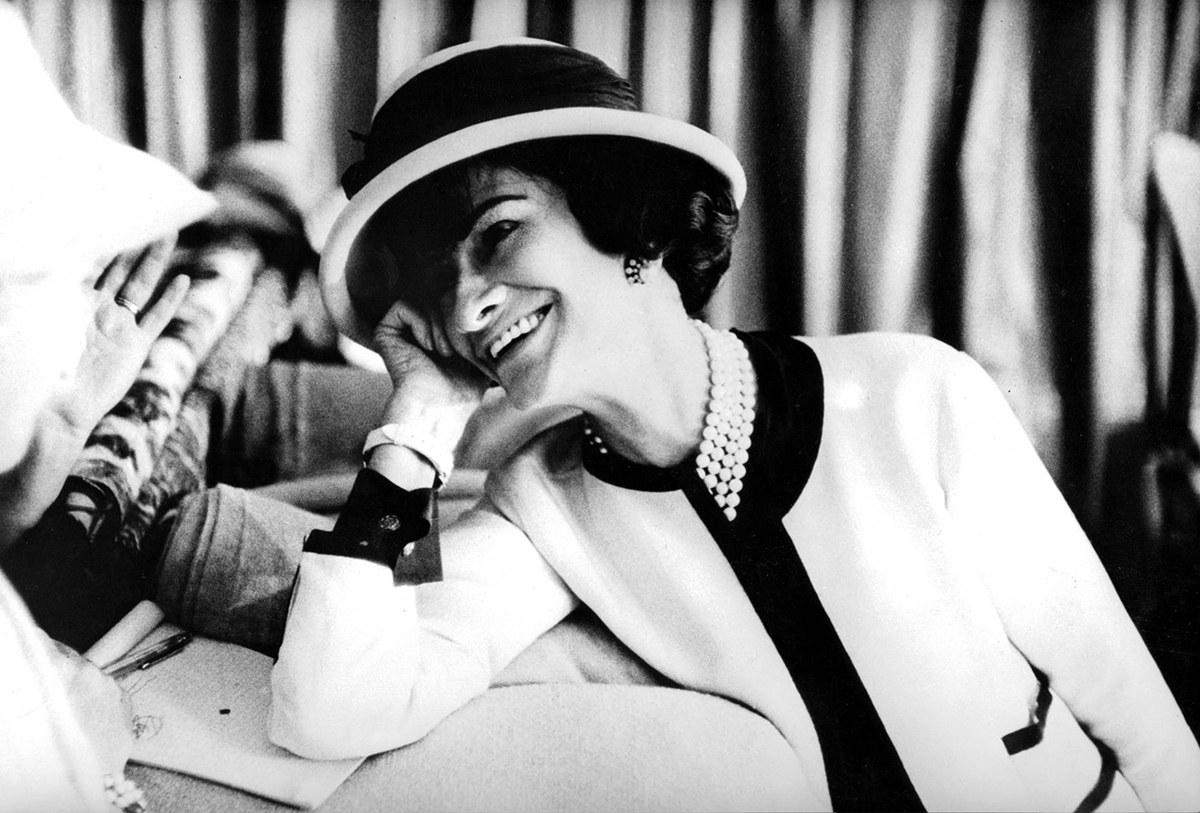 Σαν σήμερα, 19 Αυγούστου | Coco Chanel: Ωραία μάτια είναι μόνο εκείνα που μας κοιτούν με τρυφερότητα.