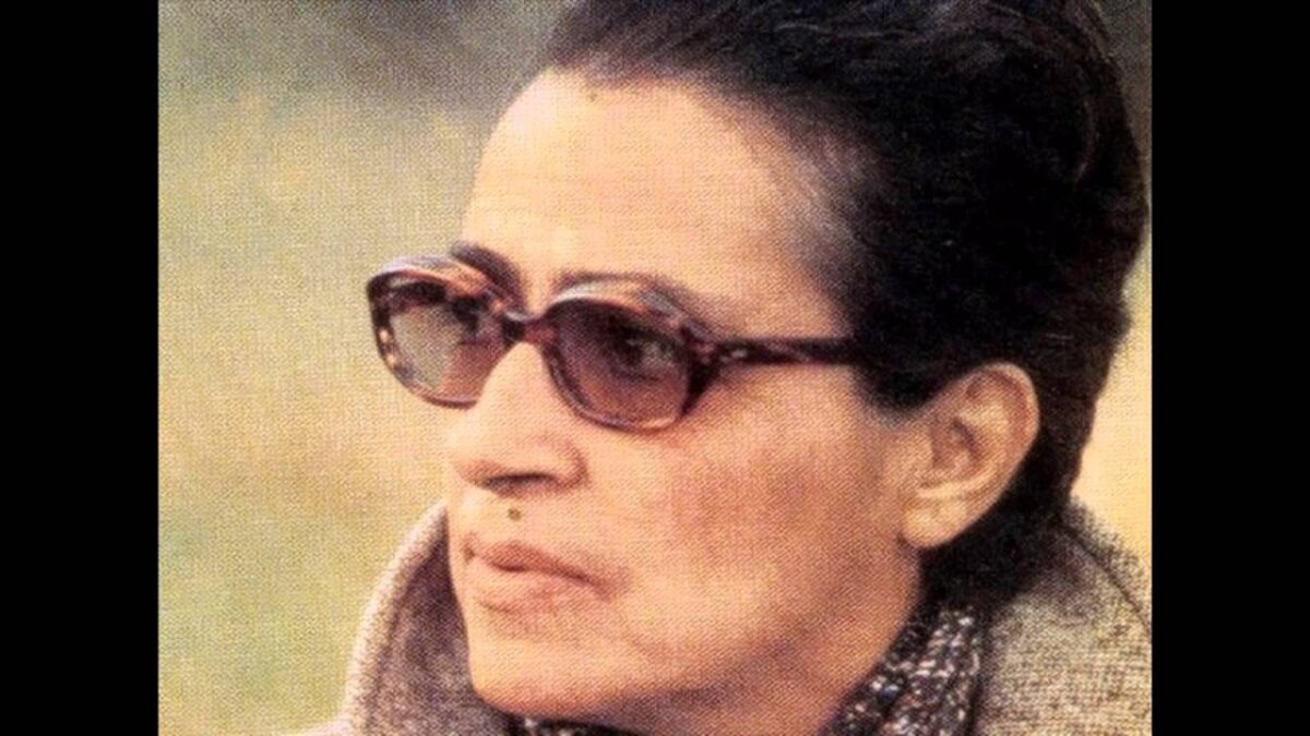 Σαν σήμερα, 22 Αυγούστου | Σωτηρία Μπέλλου : Σ’ αυτόν τον τόπο όσοι αγαπούνε τρώνε βρώμικο ψωμί