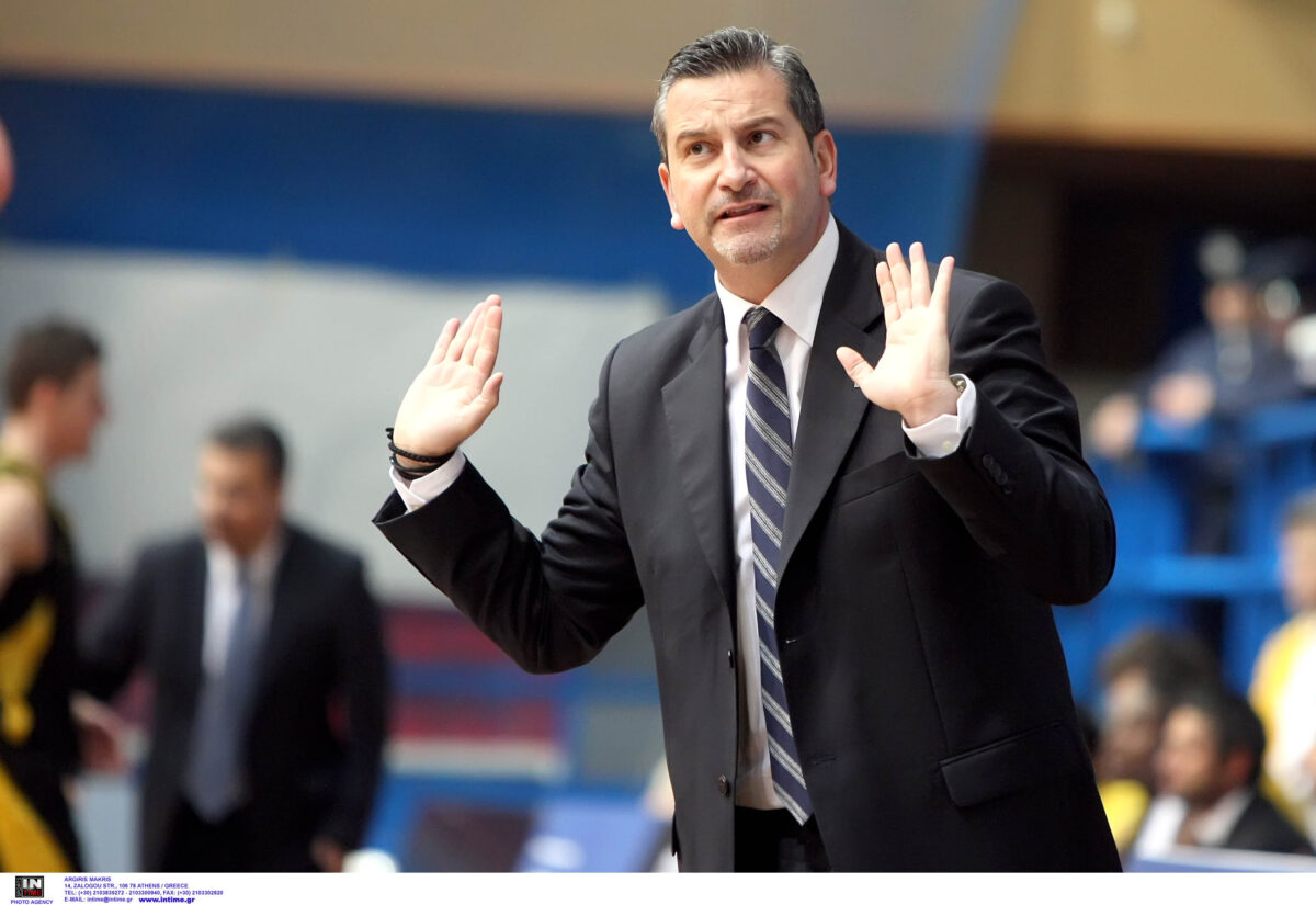 Αρνήθηκε χειραψία με τον Ζούρο ο Παππάς (Βίντεο)