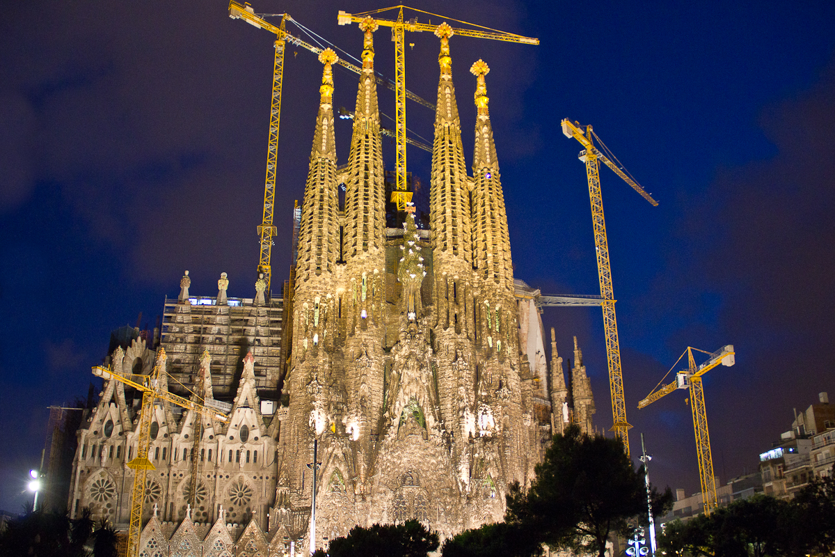 Sagrada Familia | Eκκενώθηκε το δημοφιλές τουριστικό αξιοθέατο στη Βαρκελώνη