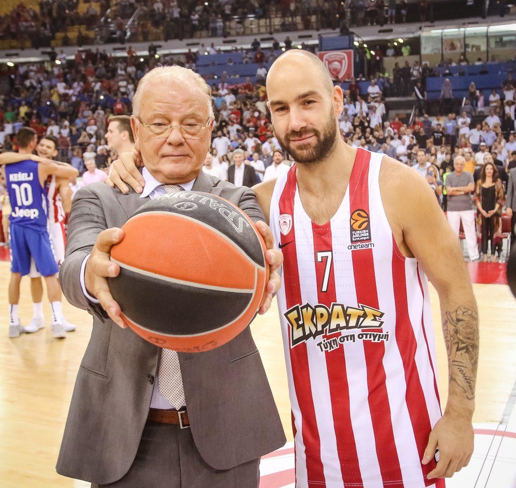 Ο Ολυμπιακός τίμησε τον Ντούσαν Ίβκοβιτς