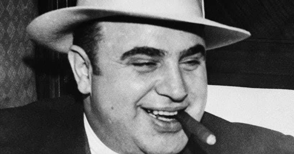 Σκοτεινές διαδρομές με άρωμα Αλ Καπόνε γύρω από το ναυάγιο της πετρελαιοκηλίδας