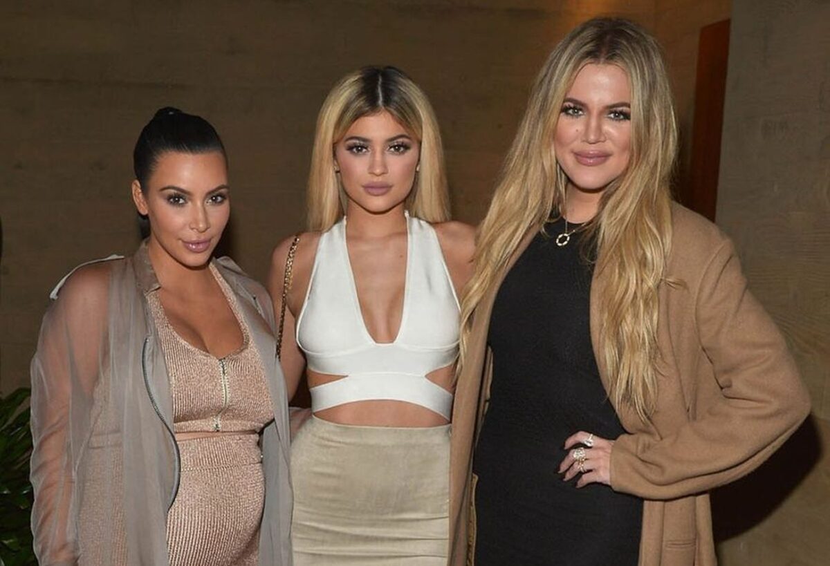 Kim, Khloe, Kylie: Ο πελαργός ήρθε εις τριπλούν για την οικογένεια των Kardashians