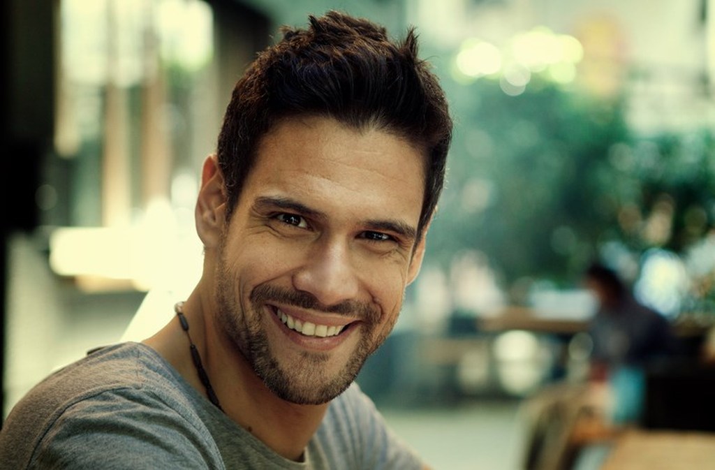 Δημήτρης Ουγγαρέζος : τη γυναικομαστία μου, έχω τα μεγάλα μου τα μπούτια, έχω την περιφέρειά μου, έχω εδώ πέρα τη μουσούδα μου.