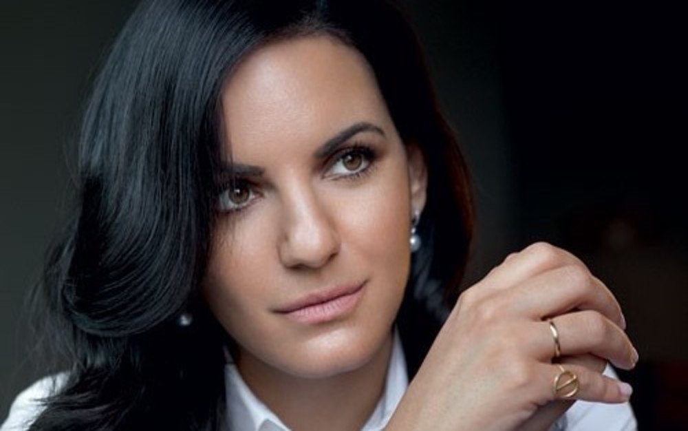 Όλγα Κεφαλογιάννη | To υπέροκομψο στυλ μιας από τις ωραιότερες κυρίες της Βουλής