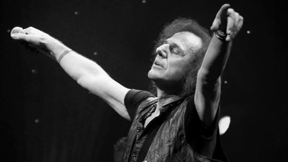 Βασίλης Παπακωνσταντίνου:Ο λόγος που κοινοποίησα ότι έχω κατάθλιψη, είναι για να πολεμήσω το στίγμα που βιώνουν οι άνθρωποι με προβλήματα ψυχικής υγείας