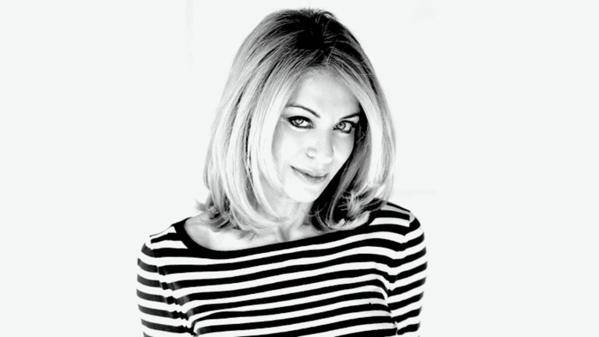 Έλλη Στάη | Το υπέρκομψο στυλ της Σιδηράς Κυρίας της ελληνικής τηλεόρασης