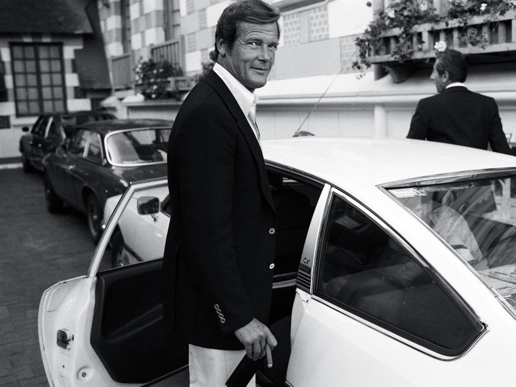 Roger Moore | Μπορείς να γεράσεις όμορφα ή μέσα στη γκρίνια. Εγώ διάλεξα και τα δύο